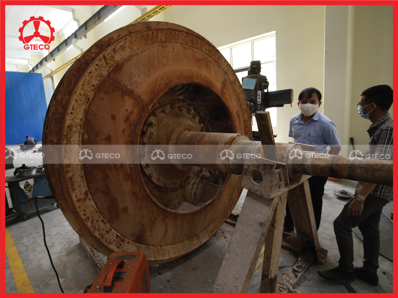 Cân bằng động cánh quạt là yêu cầu cần thiết sau quá trình quạt hoạt động lâu Cân bằng động cánh quạt là yêu cầu cần thiết sau quá trình quạt hoạt động lâu