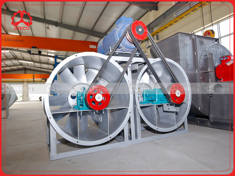 "Cơ Giới Hóa” Nông Nghiệp Với Quạt Sấy Lúa Hướng Trục Kép Chung Động Cơ Của GTECO 5 Quạt sấy lúa chung động cơ tại nhà máy của GTECO trước khi đến công trình
